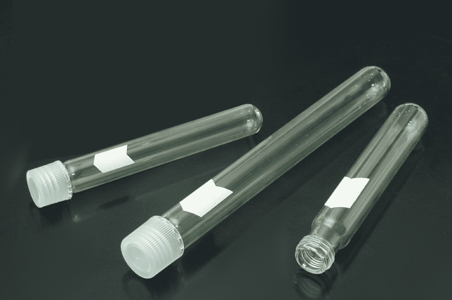 Tube en verre borosilicaté fond rond col à vis