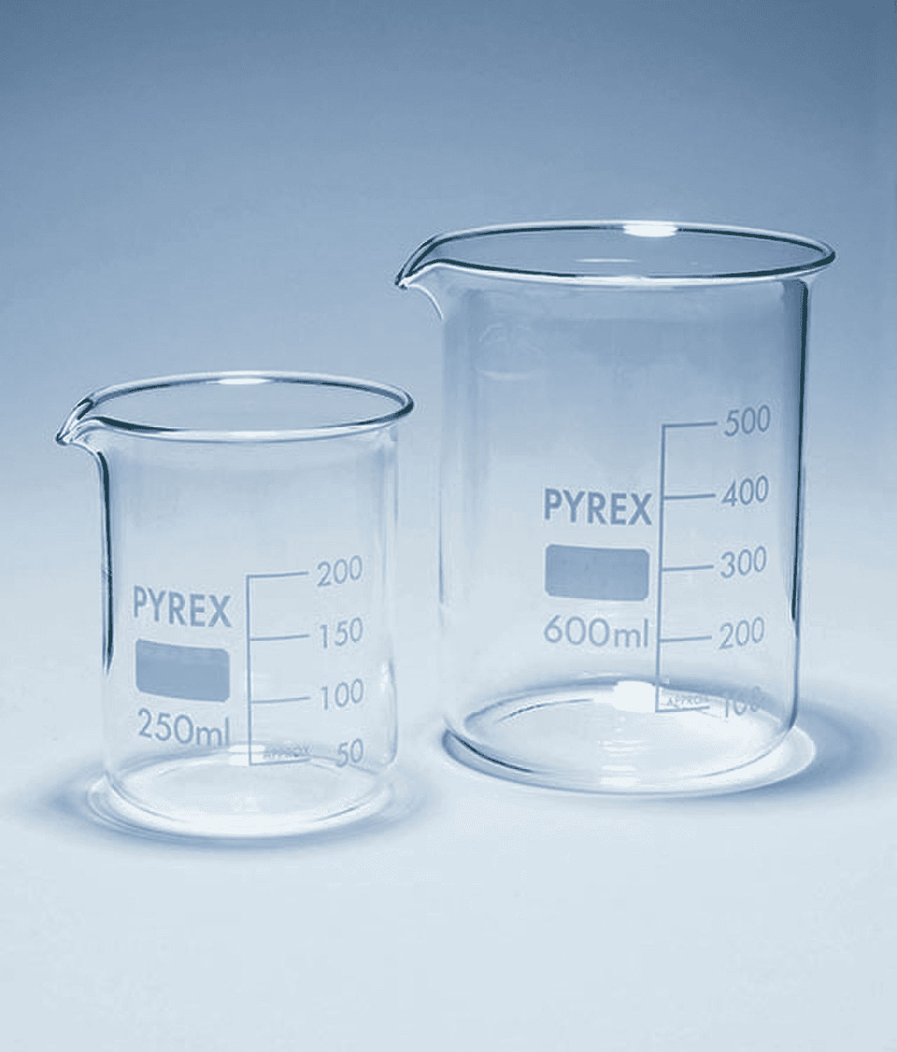 Bécher en verre Pyrex® forme basse avec bec verseur