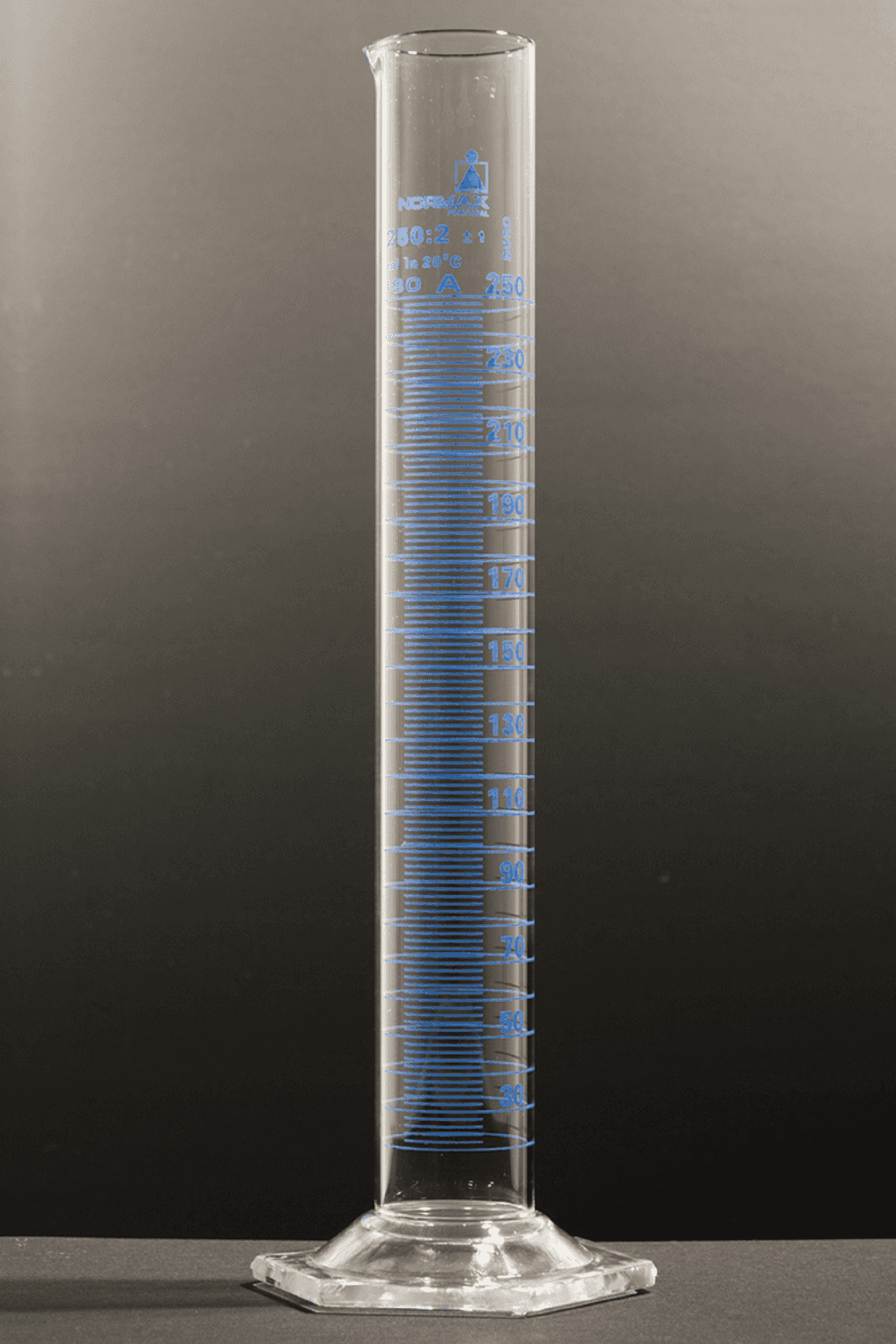 Eprouvette en verre Normax forme haute classe A, graduations bleues