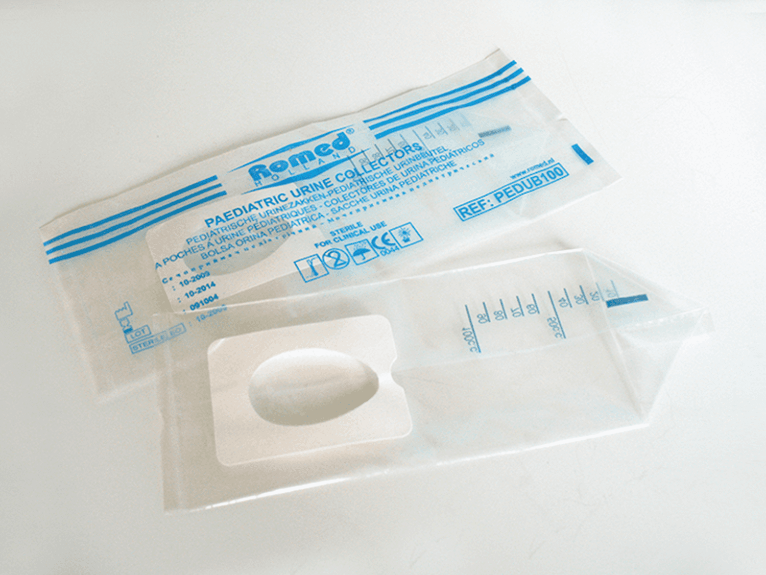 Collecteur d'urine mixte pédiatrique 100ml adhésif stérile en emballage unitaire