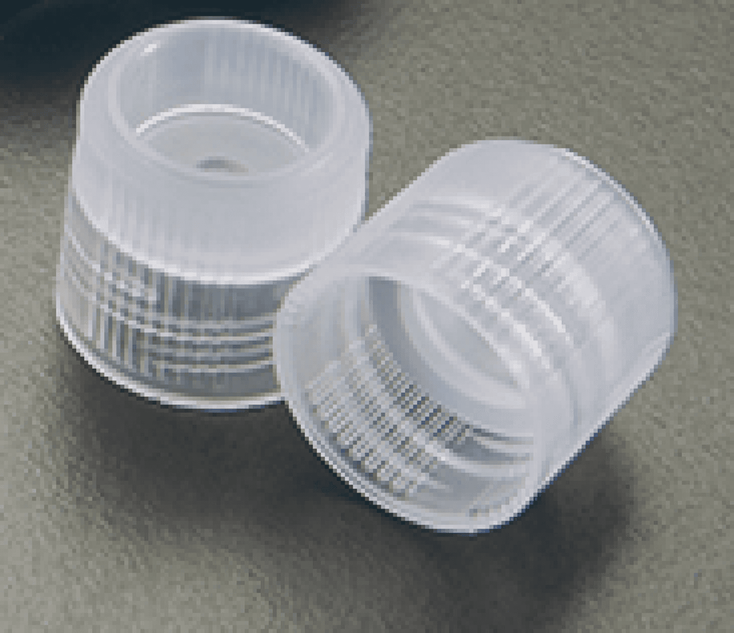 Cape coiffante vissante sans joint en polypropylène pour tube sérologique de 2ml