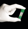 Cryotube avec cryoperles pour la conservation de souches microbiologiques