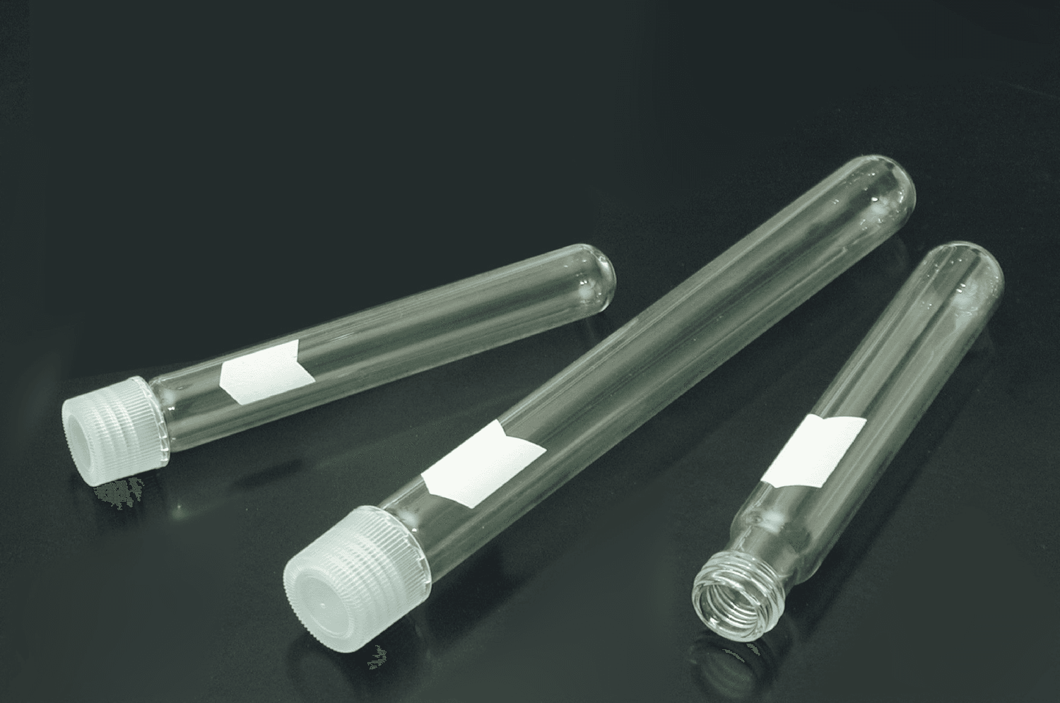 Tube en verre borosilicaté fond rond col à vis