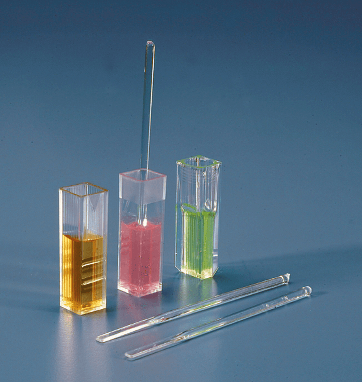 Cuve de spectrophotométrie UV en PMMA