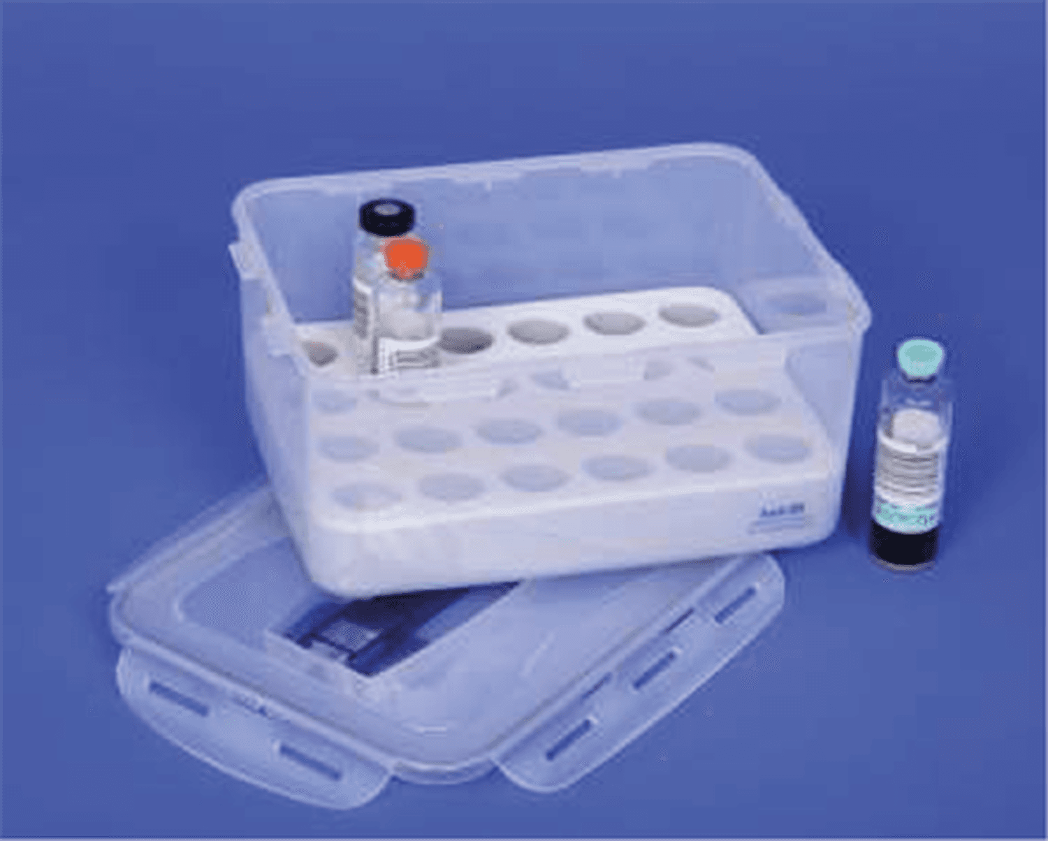 SodiLock 8L avec calage pour 24 flacons hémoculture