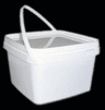 Seau 2,5L carré en polypropylène blanc opaque cape à pression blanche et anse