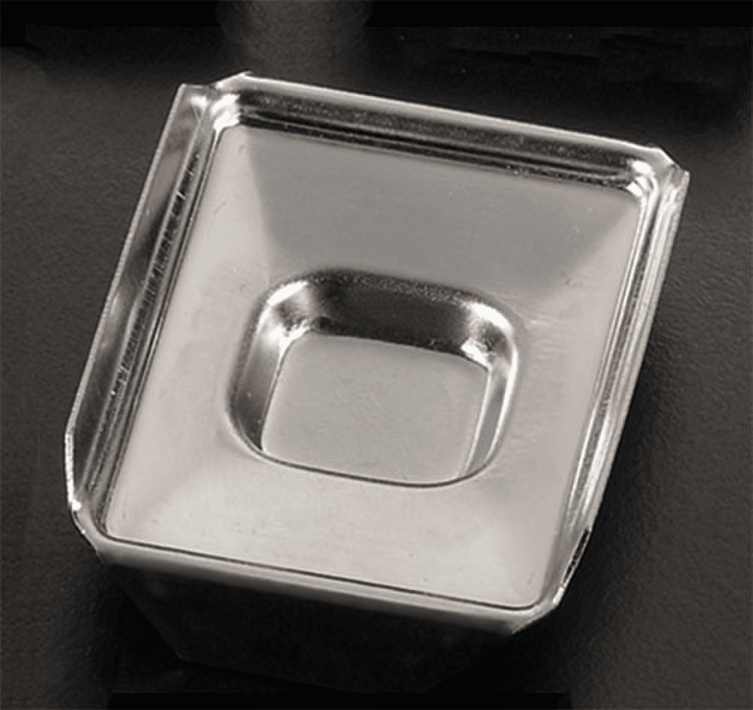 Moule en métal pour bloc d'inclusion 15x15x5mm