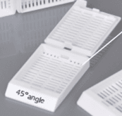 Cassette pour tissu avec couvercle à charnière blanche en boîte distributrice